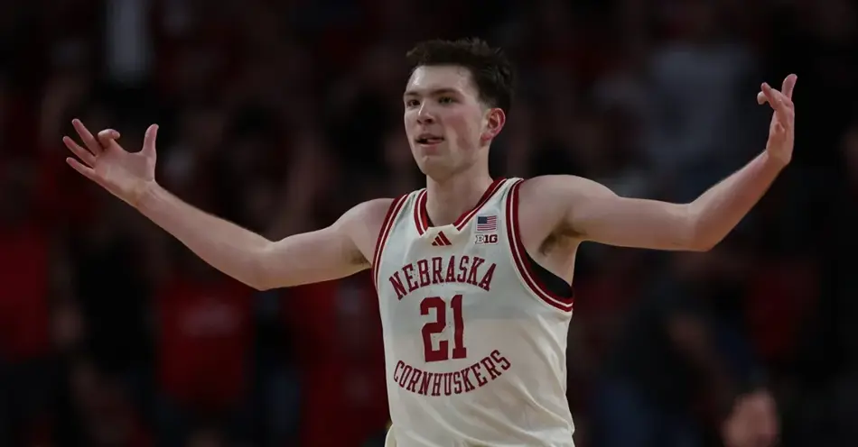 No. 8 Huskers Remain Unbeaten With 90-55 Win Over Oregon