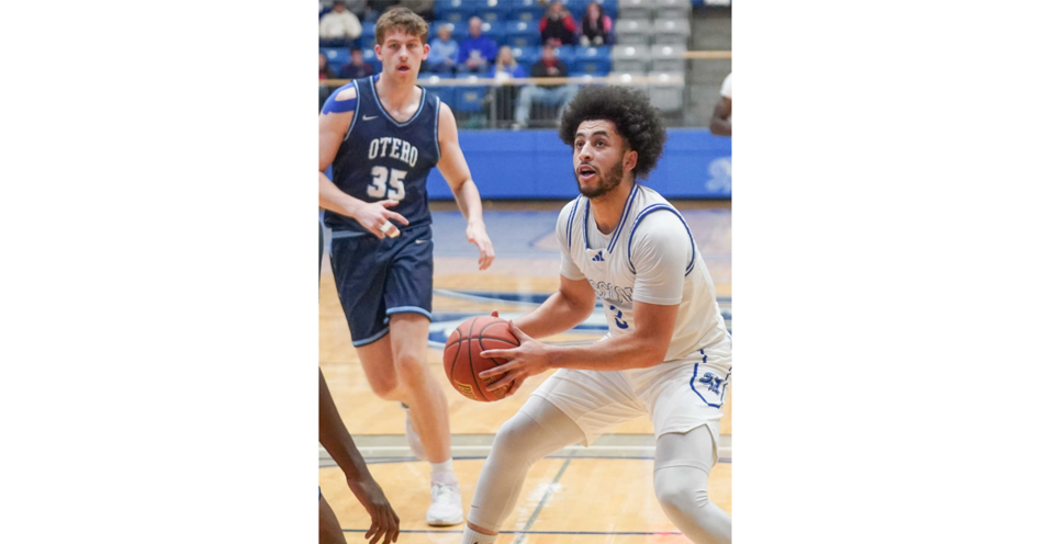 MCC Men race past Rattlers 100-85