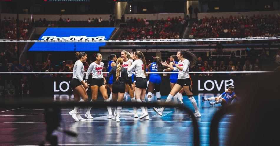 Huskers Capture Spikes Under the Lights Title