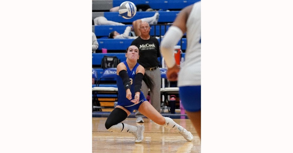 MCC Volleyball splits Saturday games