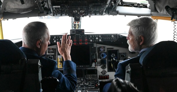 President Pavel gets inside look inside the KC-135R