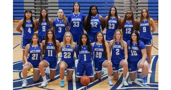 (Front row from left): Berta Concernau Vert, Mar Molina-Munoz, Brooklyn Gurbiel-Karemaker, Nevaeh Lucero, Miah Wren, Marissa Evans, Delaney Myers.  (Back row): Ada Yeung, Brylee Minnick, Anastasia Labelle-Piskor, Claudia Serrador, Stephanie Nnabuihe, Paula Sanchez Rodriguez, Tracey Senga, Iraia Aduriz Marquez.
