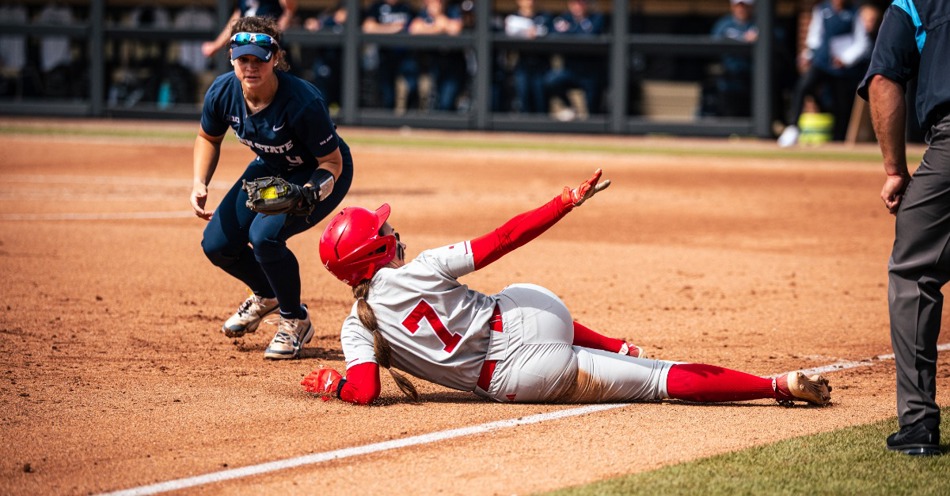 Huskers Advance to Semifinals After 9-1 Win